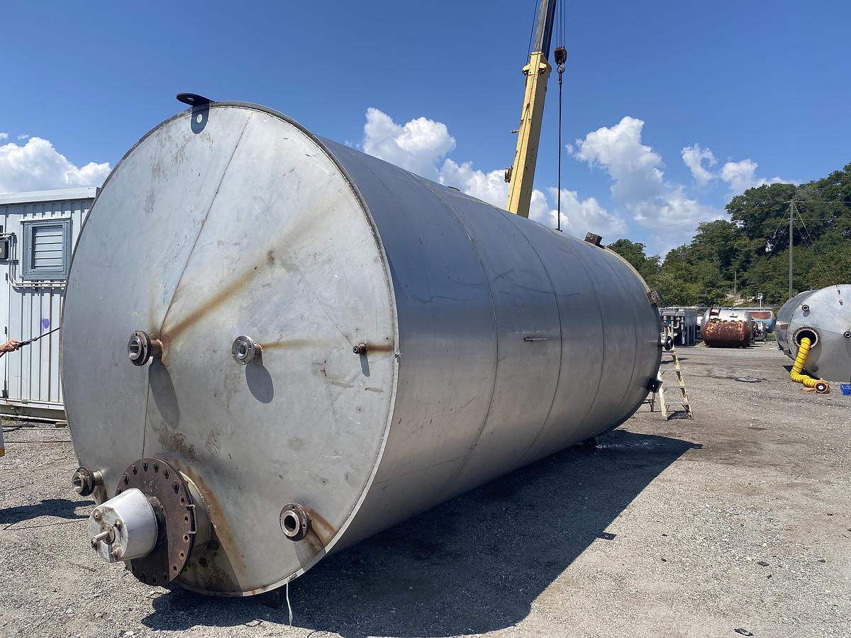 Used Used Industrial Air Inc. approximately 10,000 gallon stainless steel storage tank