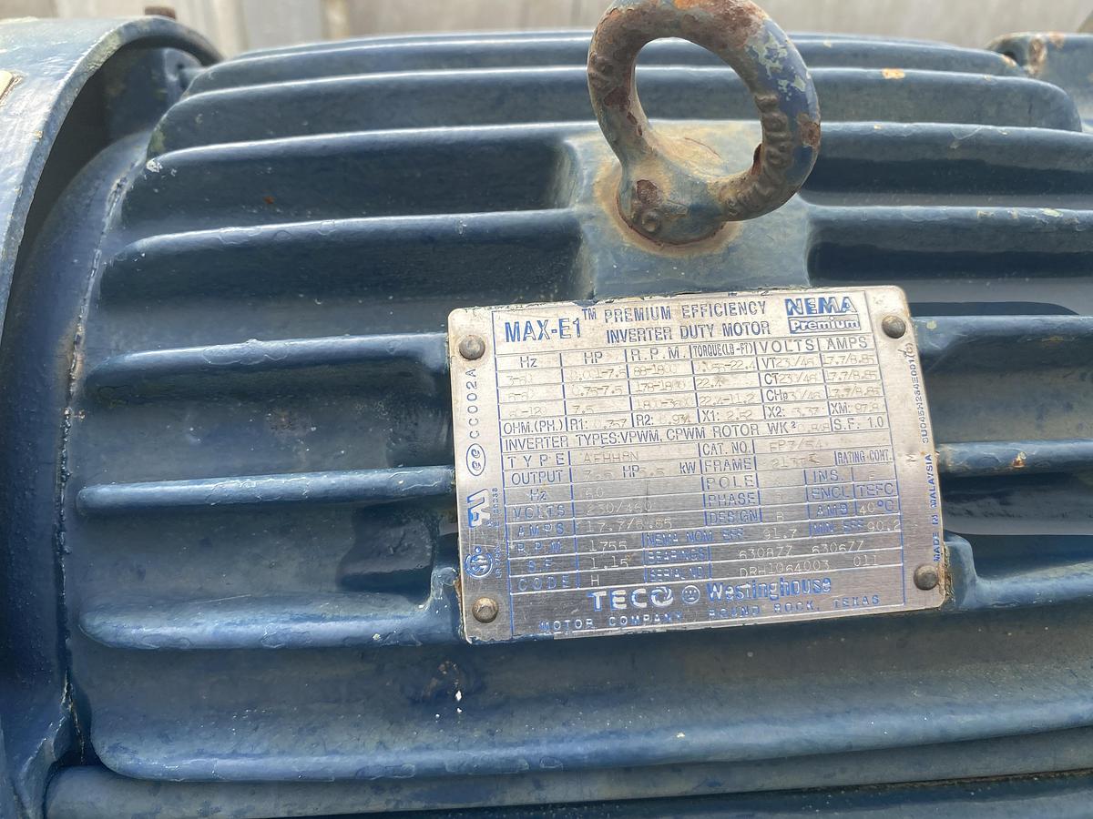 Used Used Lightnin Right-Angle Drive (CW). Model 504Q7.5C