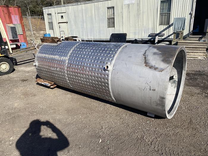 Used Used approximately 1000 gallon jacketed stainless steel tank
