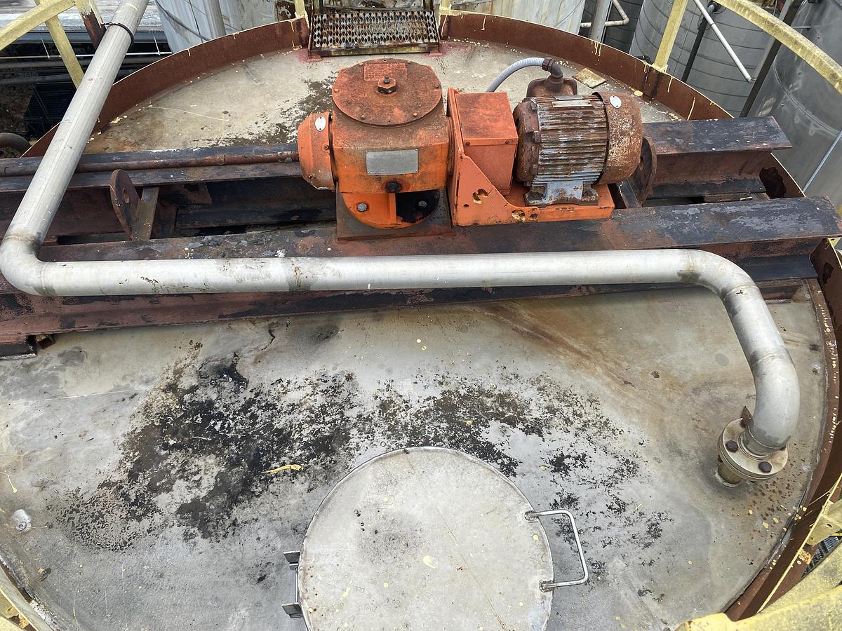 Used Used Industrial Air Inc. approximately 10,000 gallon stainless steel agitated storage tank with internal coils