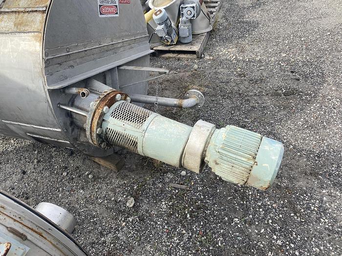 Used Used IPSCO approximately 700 gallon 304 stainless steel vertical mix tank