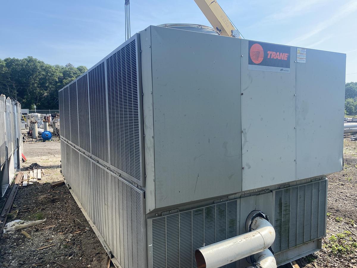 Used Used Trane 185 ton air cooled chiller.