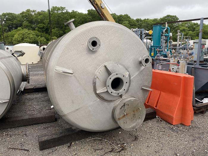 Unused Crown Iron Works Inc. approximately 3500 gallon 304 stainless steel vertical tank