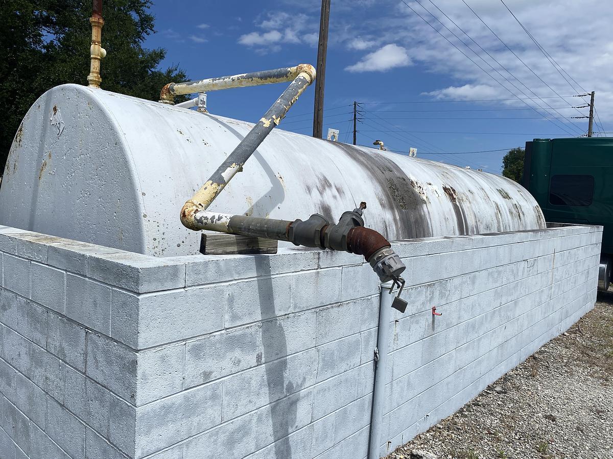 Used Used approximately 10,000 gallon carbon steel single-walled horizontal storage tank.