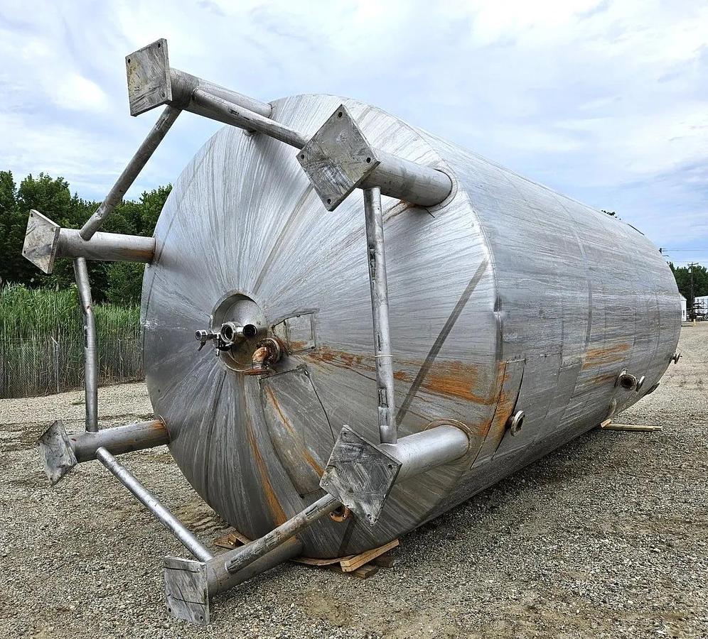Used Used 15000 Gallon DCI Jacketed 316L Stainless Steel Sanitary Mix Tank / Fermenter / Reactor.