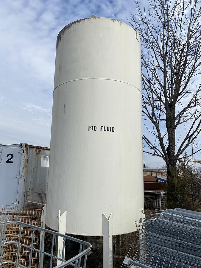 Used Used approximately 2,500 gallon vertical carbon steel tank