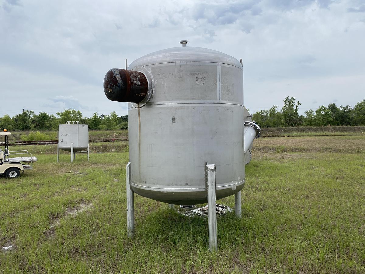 Used Unused Tate Metal Works approximately 800 gallon 2205 duplex stainless steel vertical pressure tank.