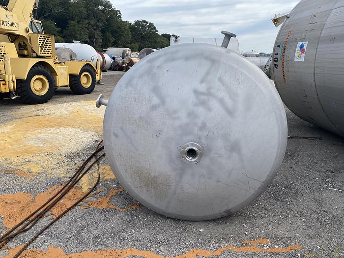 Used Used Ward Tank Corporation approximately 2850 gallon 304 stainless steel vertical mix tank