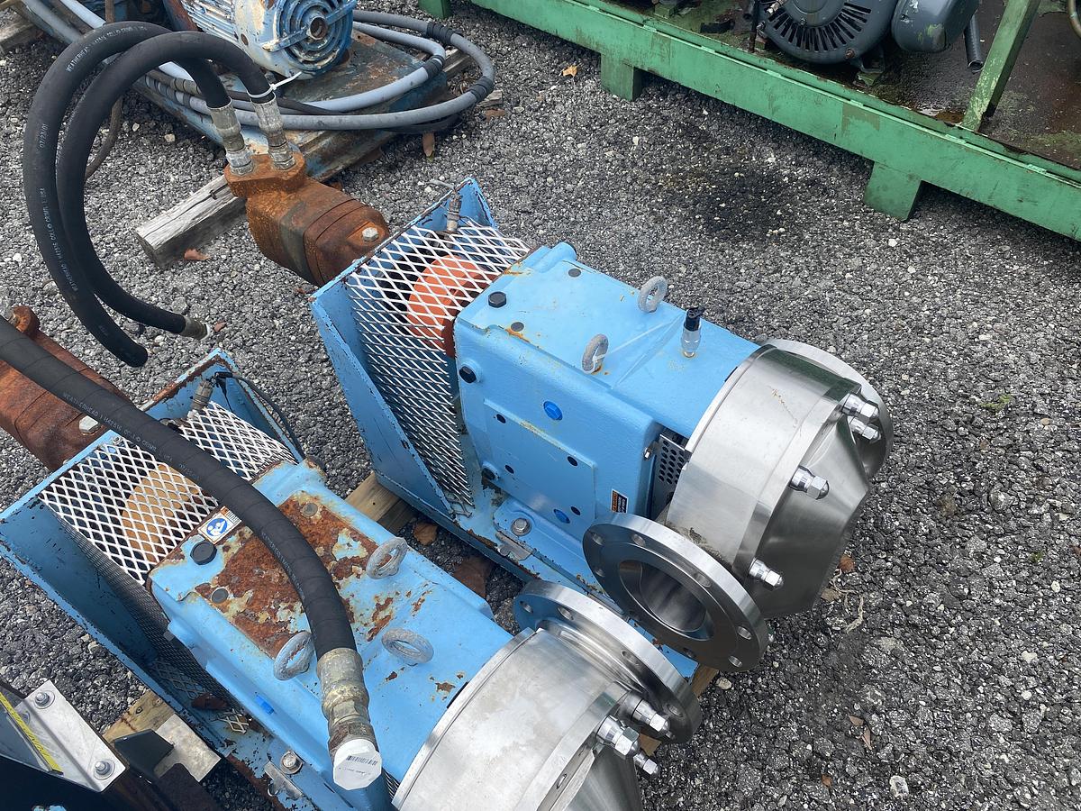 Used Used Waukesha Cherry Burrell sanitary Rotary Pump Model 320U2