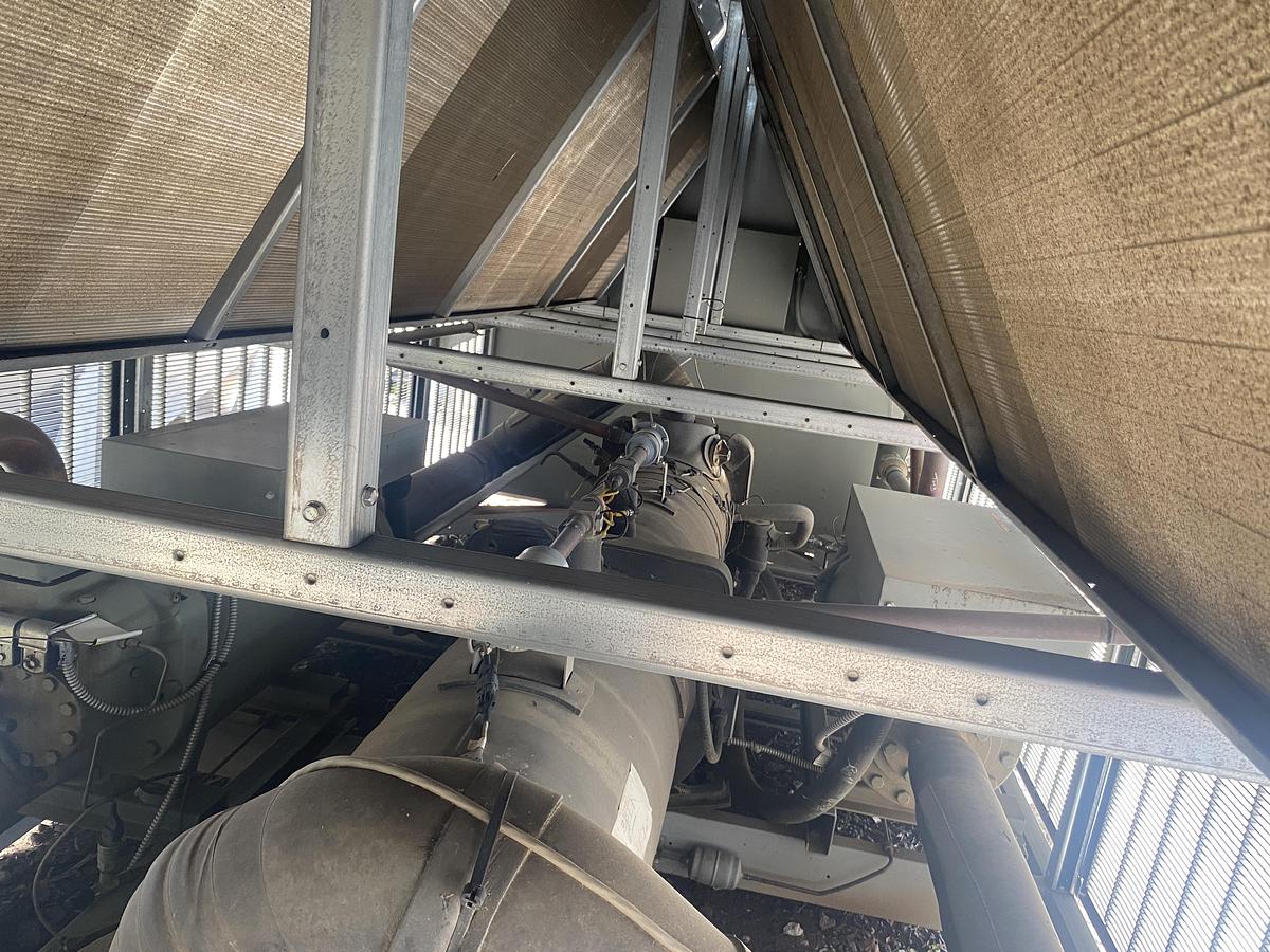 Used Used Trane 185 ton air cooled chiller.