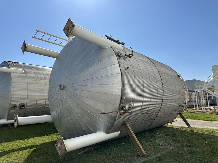 Used Used Bendel approximately 26,500 gallon 304 stainless steel vertical storage tank