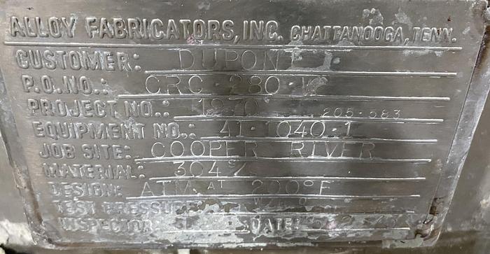 Used Used Alloy Fabricators Inc. approximately 3800 gallon 304 stainless steel vertical tank