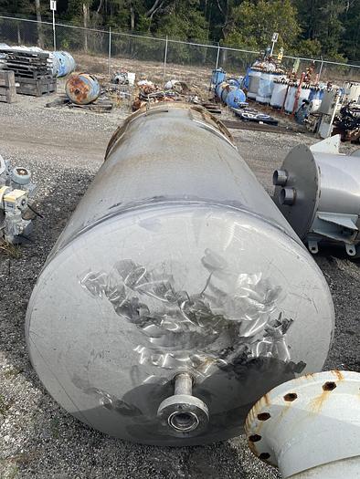 Used Used IPSCO approximately 700 gallon 304 stainless steel vertical mix tank