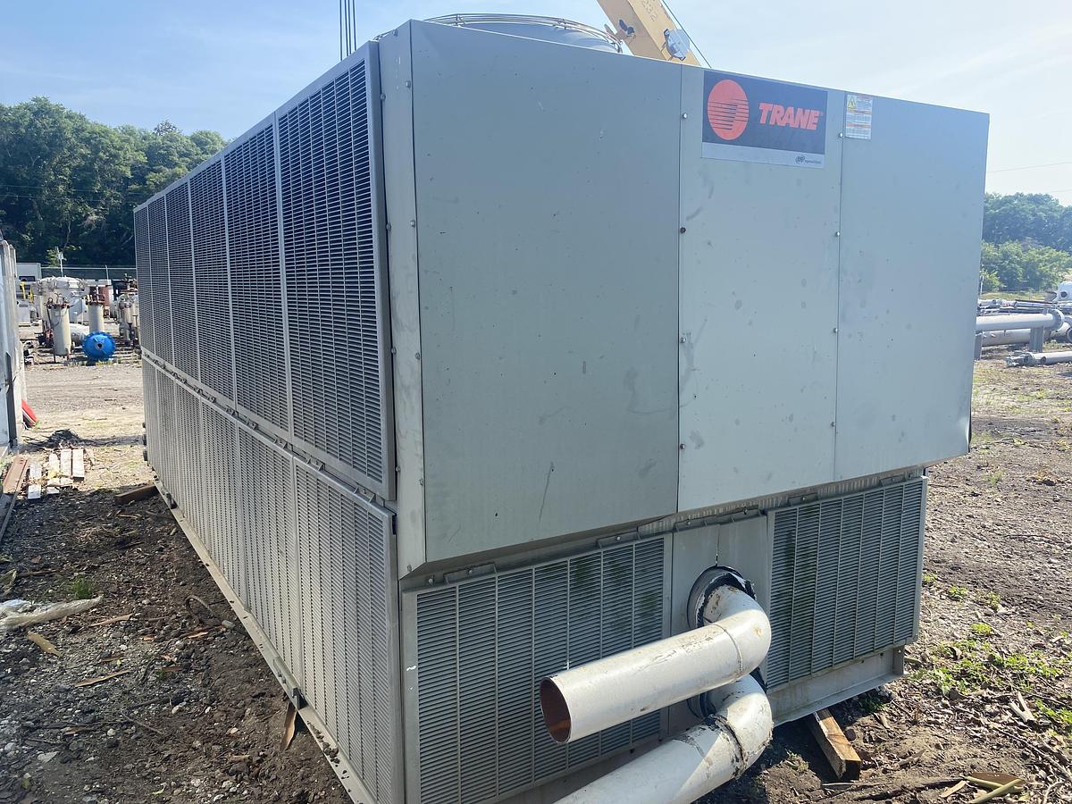 Used Used Trane 185 ton air cooled chiller.