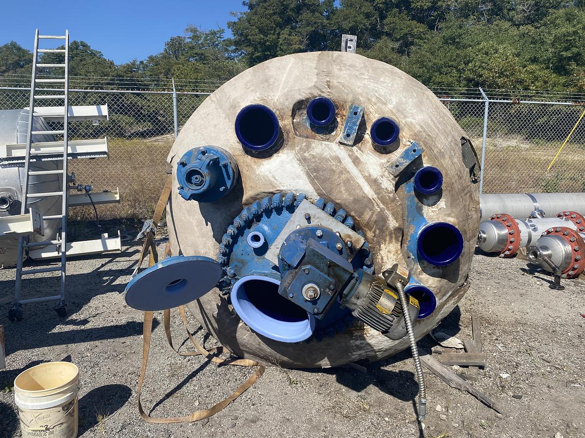 Used Used Pfaudler 2000 gallon glass lined reactor body