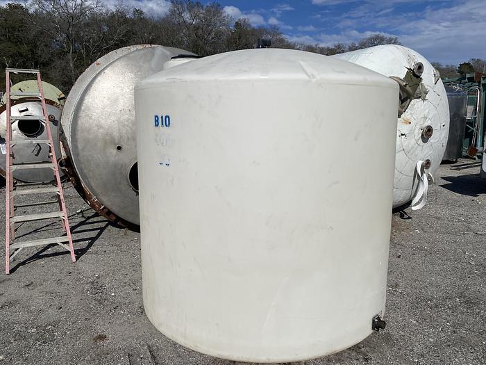 Used Used approximately 2100 gallon vertical poly tank