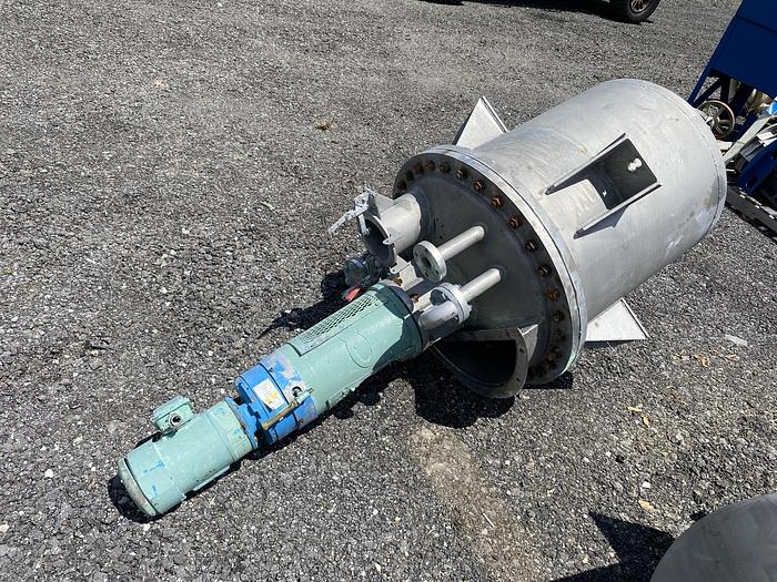 Used Used Circleville Metal Works approximately 150 gallon 304 stainless steel vertical mix tank