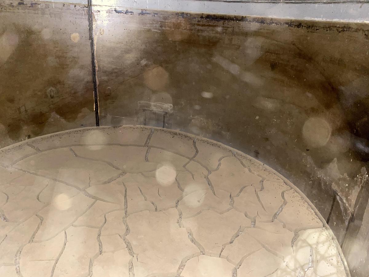 Used Used Armor Metals 3000 gallon 304L stainless steel tank