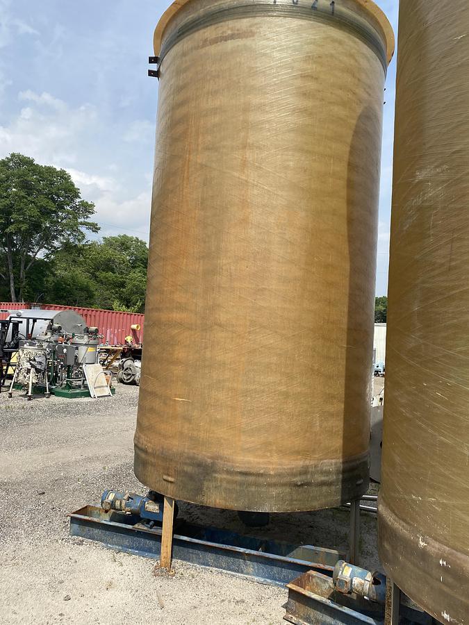 Used Used Beckart Environmental Inc. 3700 gallon vertical fiberglass mix tank