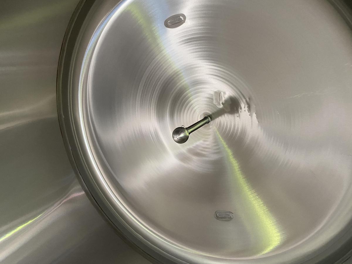 Used Used Deutshe Babcock BTE Gruppe Bdag 2600L/680 gallon 304 stainless steel vertical jacketed tank