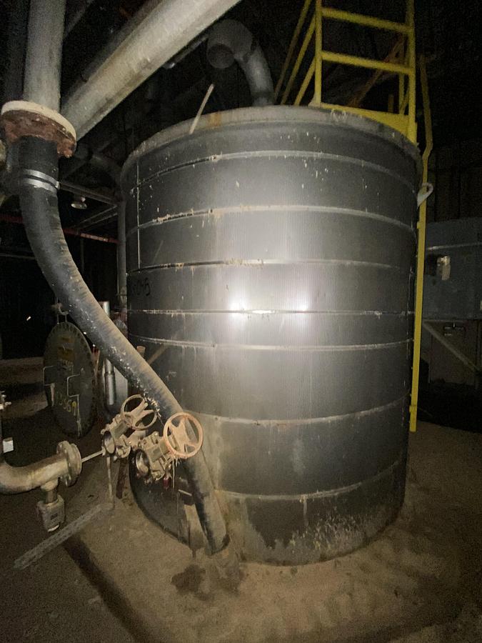 Used Used Armor Metals 3000 gallon 304L stainless steel tank