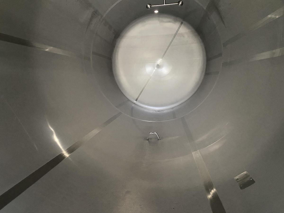 Used Used Walker 7000 gallon 304L Model HHT, horizontal insulated tank.