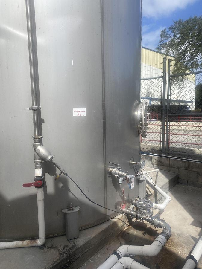 Used Used Walker 30,000 gallon T-304 stainless steel silo