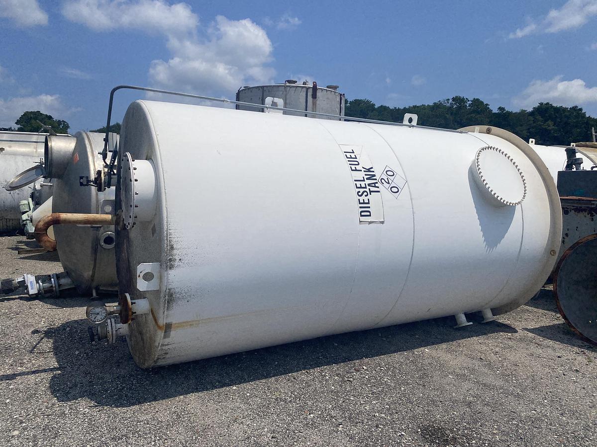 Used Used Highland Tank approximately 5500 gallon vertical carbon steel diesel fuel tank