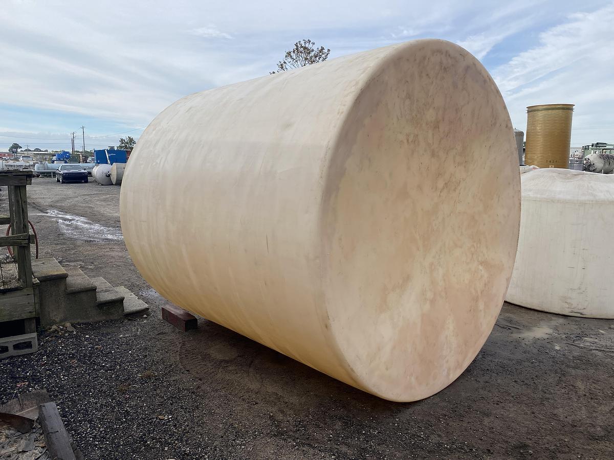 Used Used Norwesco 4000 gallon Polyethylene vertical storage tank