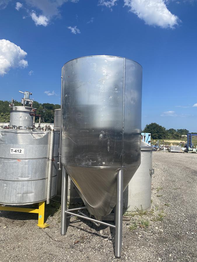 Used Used Deutshe Babcock BTE Gruppe Bdag 2600L/680 gallon 304 stainless steel vertical jacketed tank