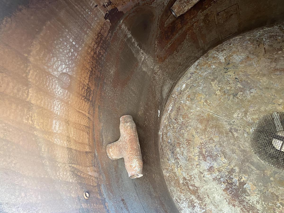 Used Used Gaston County approximately 2800 gallon 304L stainless steel vertical tank