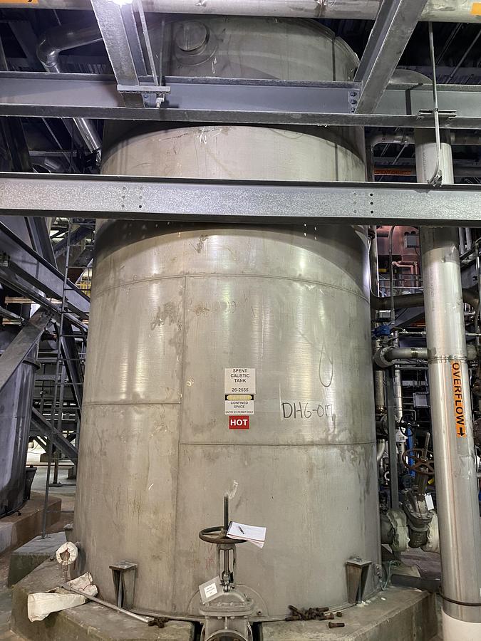 Used Used Erected Steel Products 9,000 gallon 316L stainless steel vertical tank