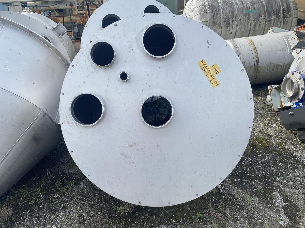 Used Used approximately 36 cu ft. stainless steel vertical hopper