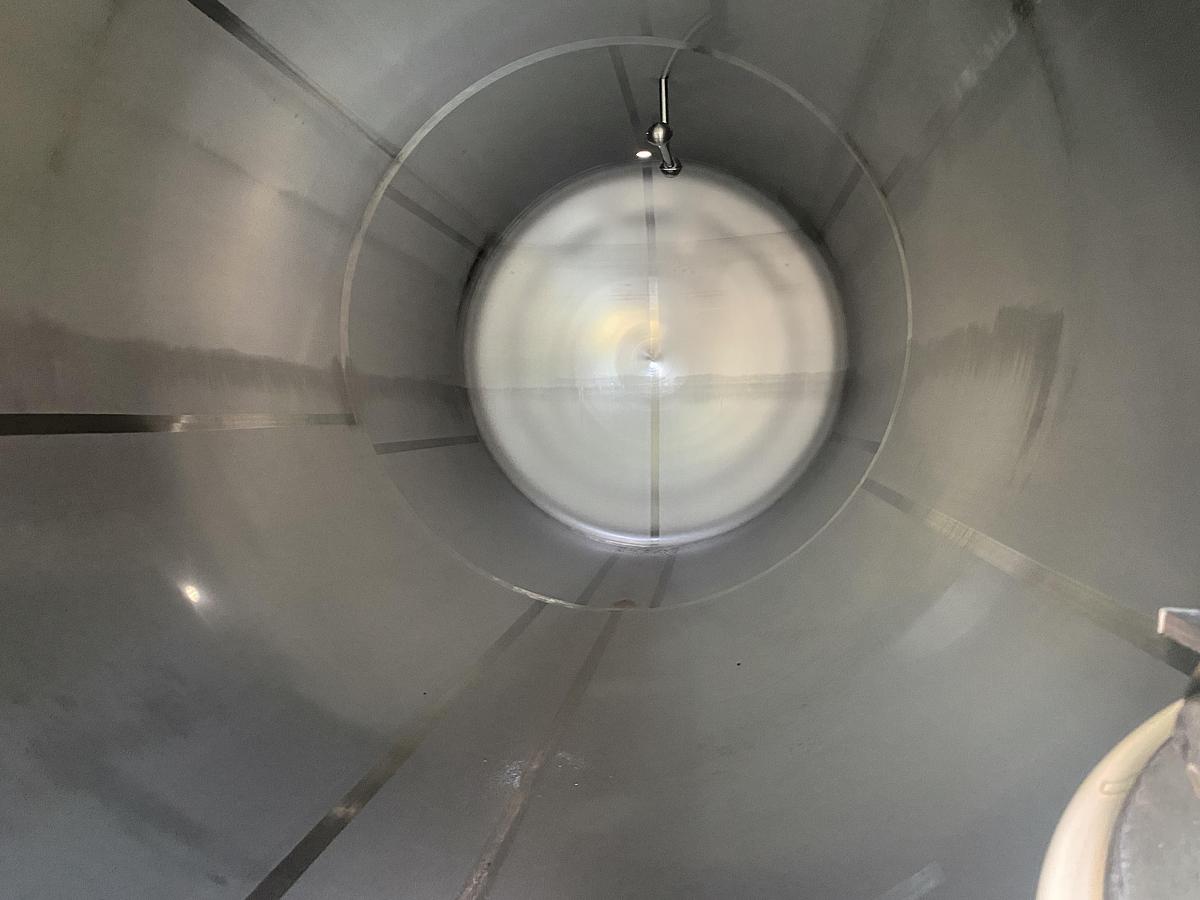 Used Used Walker 7000 gallon 304L Model HHT, horizontal insulated tank.