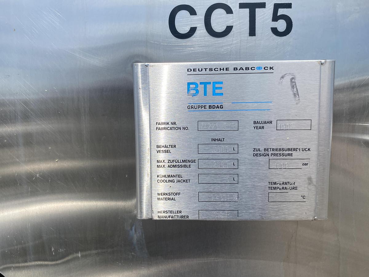 Used Used Deutshe Babcock BTE Gruppe Bdag 2600L/680 gallon 304 stainless steel vertical jacketed tank