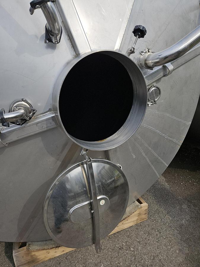 Used Used Criveller 6,000 gallon kosher 304 stainless steel tanks