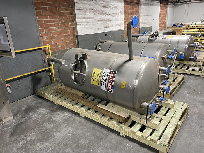 Used Used approximately 300 gallon stainless steel vertical tank