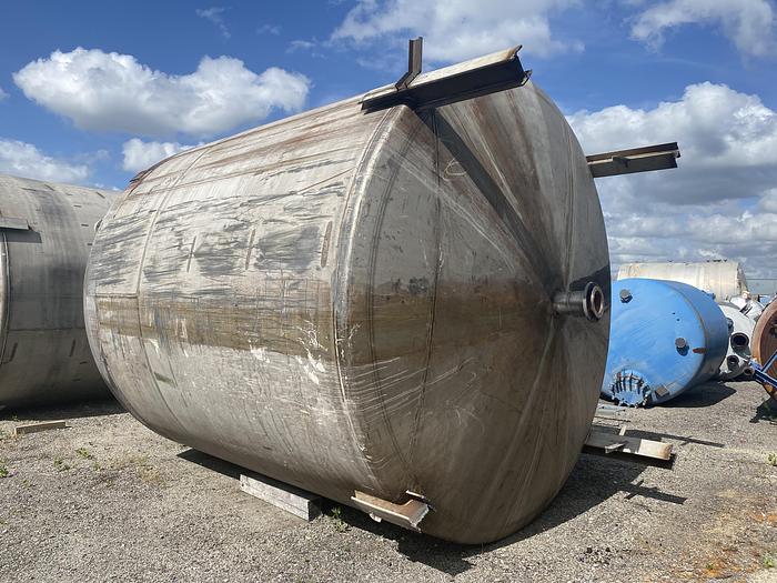 Used Used IPSCO approximately 9300 gallon 304 stainless steel vertical mix tank
