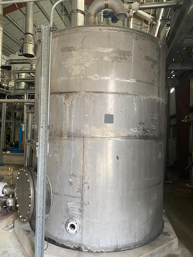 Used Used Alloy Fabricators approximately 3755 gallon 304L stainless steel vertical tank
