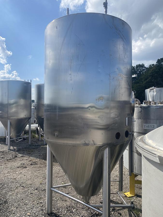 Used Used Deutshe Babcock BTE Gruppe Bdag 2600L/680 gallon 304 stainless steel vertical jacketed tank