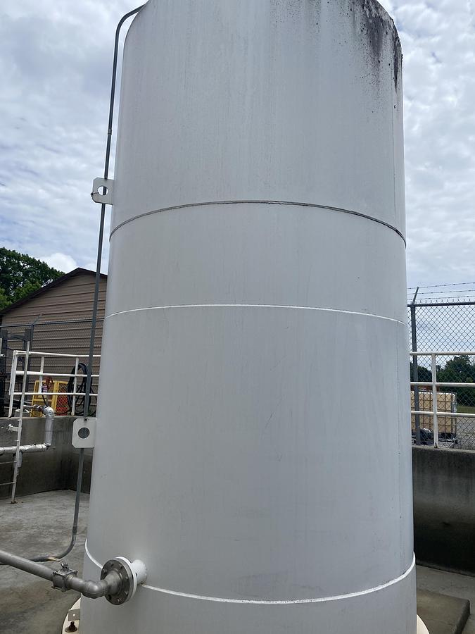Used Used Highland Tank approximately 5500 gallon vertical carbon steel diesel fuel tank