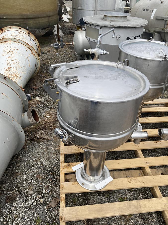 Used Used Groen 20 gallon 316 stainless steel jacketed stationary kettle.