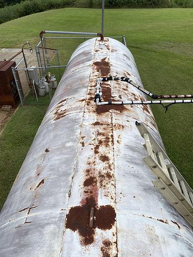 Used Used approx. 10,000 gallon CS  fuel tank