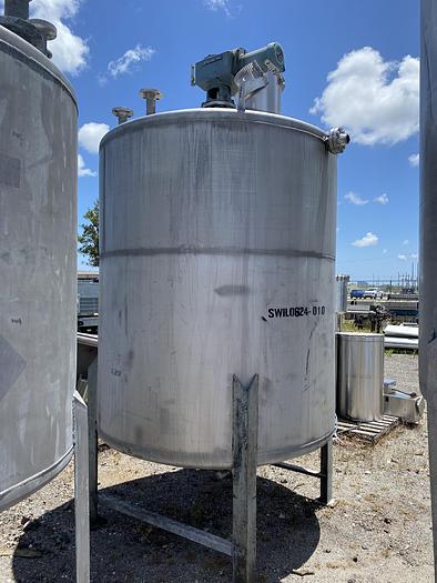 Used Used approx 1400 gallon 304 SS mix tank.
