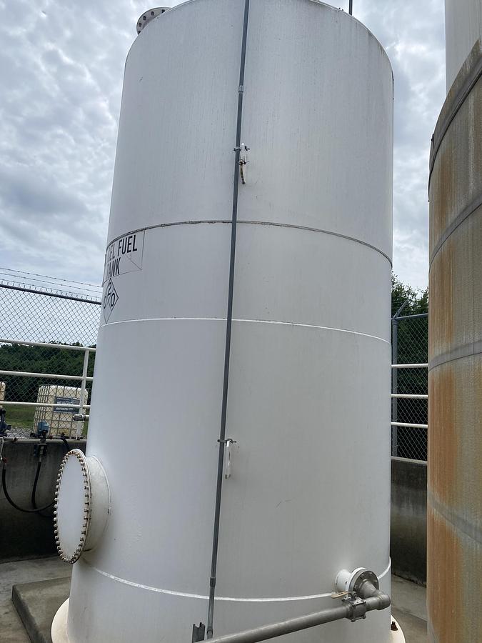 Used Used Highland Tank approximately 5500 gallon vertical carbon steel diesel fuel tank