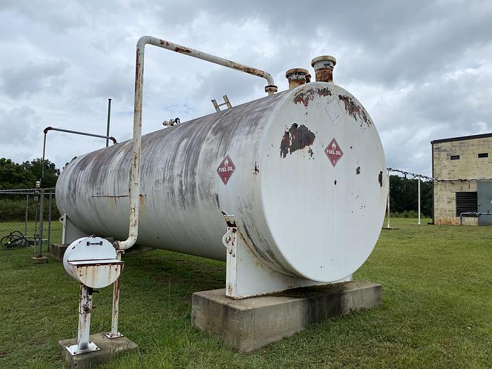 Used Used approx. 10,000 gallon CS  fuel tank