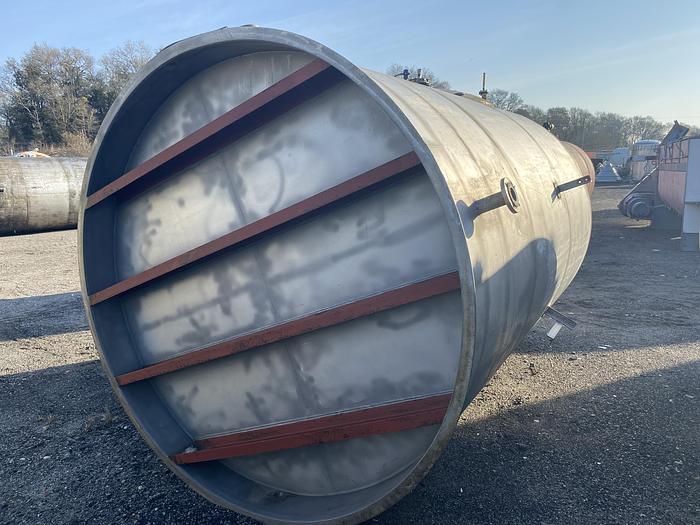 Used Used FESCO approximately 3500 gallon 304 stainless steel vertical storage tank.