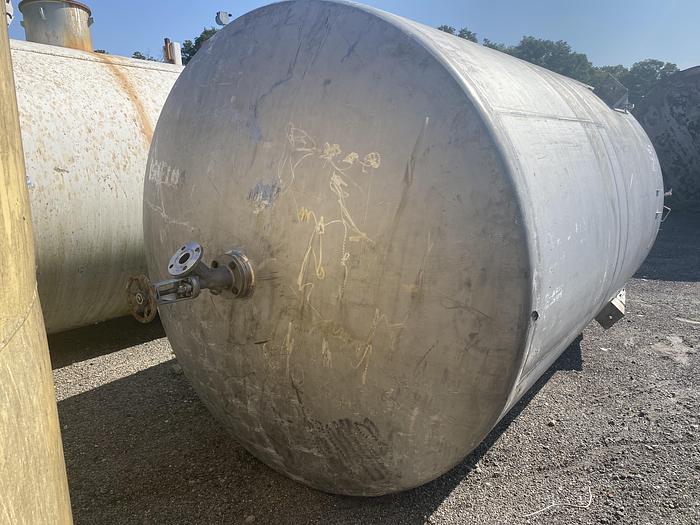 Used Used Alloy Fabricators Inc. approximately 3800 gallon 304 stainless steel vertical tank