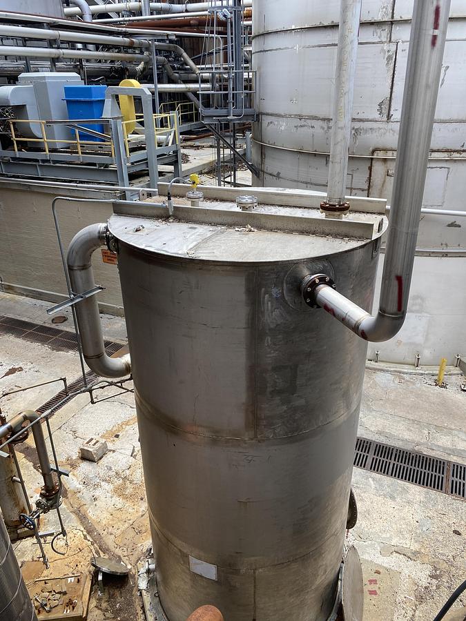 Used Used James Machine Works 8,500 gallon 304L stainless steel vertical tank