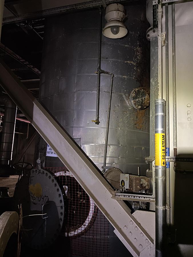 Used Used Armor Metals 3000 gallon 304L stainless steel tank